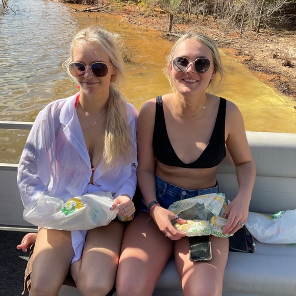 Meet your Posher, Jaycey - Picture 5 of 5